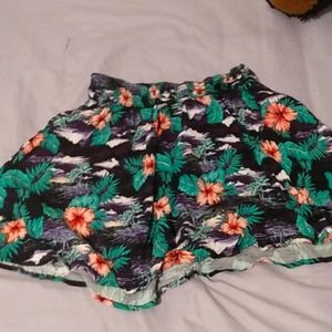 A hot topic skirt size xs